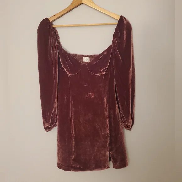 Wilfred Novella Velvet Dress - Picture 2 of 9